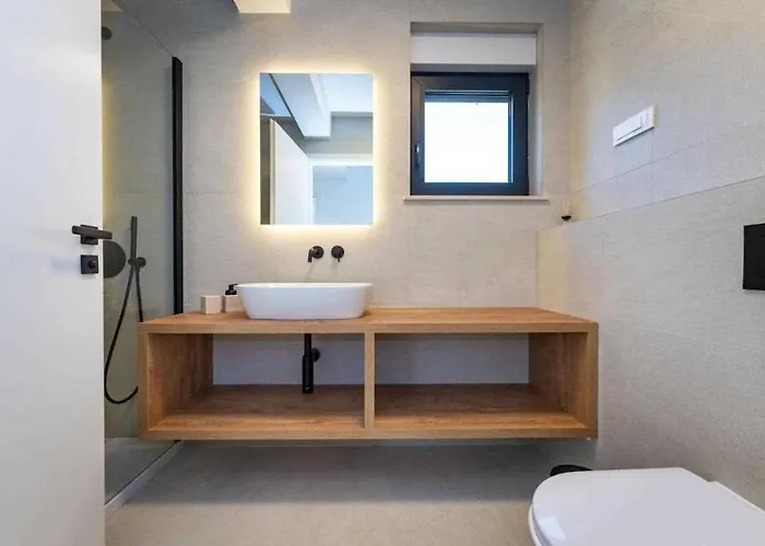Βίλα Silente With Pool In A Quit Area Seline