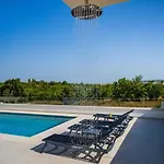 Vila Silente With Pool In A Quit Area *
