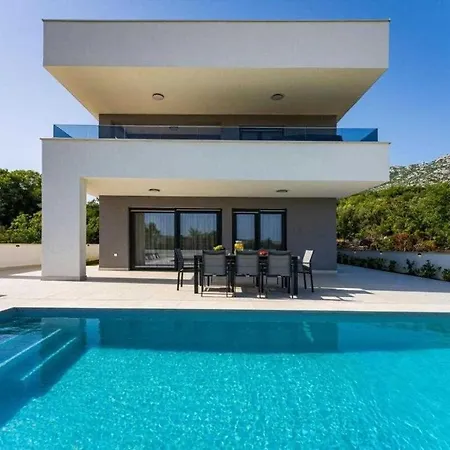 Silente With Pool In A Quit Area * Seline